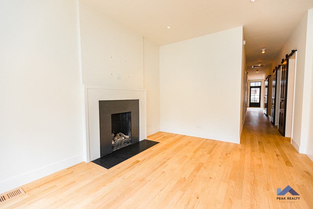 2617 N. Magnolia Ave. 2617 N. Magnolia Ave., Chicago, IL 60614 Lincoln Park - Leasing by Cross Street